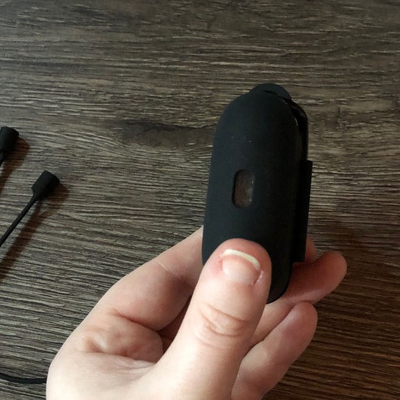 Black AirPod Pro Set - Picture 3 of 4